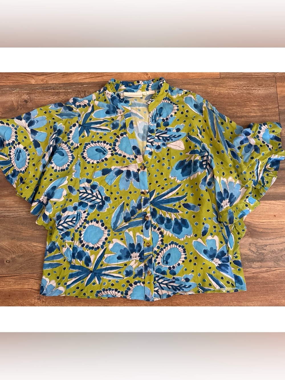 Anthropologie Vera Size M Valley Flutter-sleeved Floral Buttondown Blouse